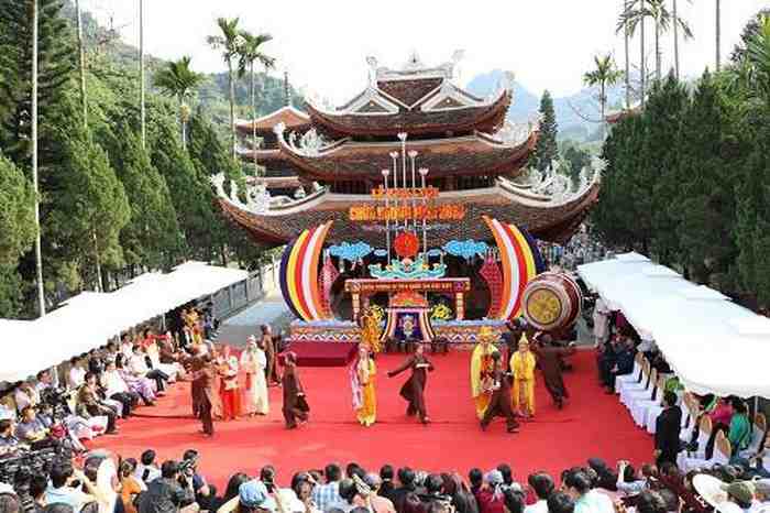 Lễ hội chùa Hương 2020