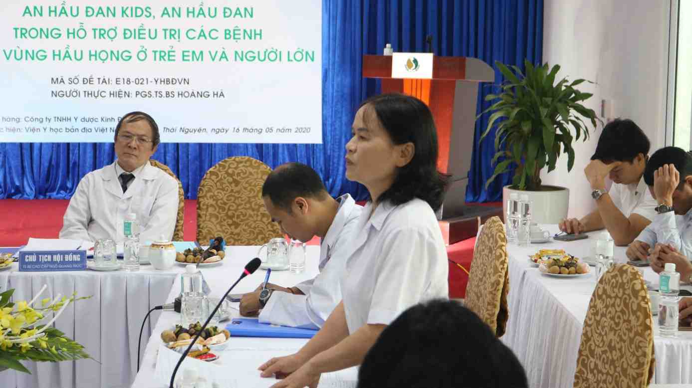 BS.CK 1 Triệu Thị Tâm, ủy viên hội đồng phát biểu nhận xét đề tài