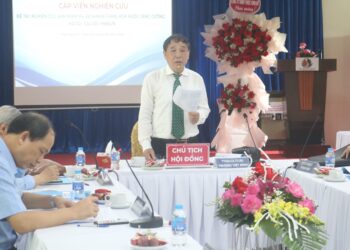 Vẫn “vui vẻ” và vẫn ” lái xe”