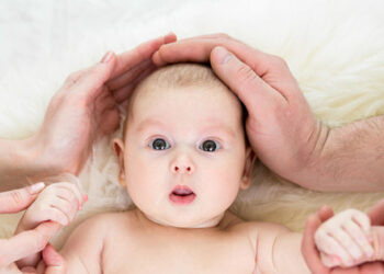 Theo dõi săn sóc trẻ sơ sinh sau đẻ