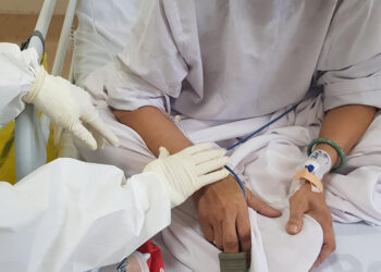 Di chứng tồn tại, cần phục hồi của người sống sót sau điều trị COVID-19