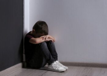 Cha mẹ hãy cảnh giác với trầm cảm trẻ em