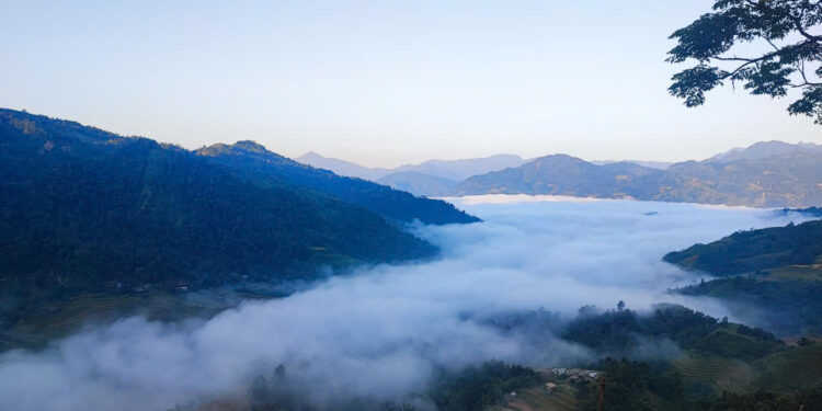 Tả Phìn Hồ – viên ngọc thô nằm giữa rừng già